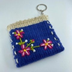 El Yapımı Çiçek Desenli Kilim Dokuma Anahtarlık / Lacivert - Krem