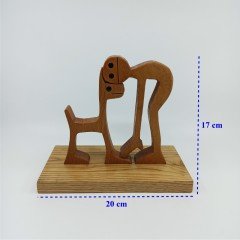 El Yapımı Ahşap Çocuk ve Köpek