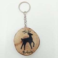 El Yapımı Geyik Desenli Ahşap Anahtarlık