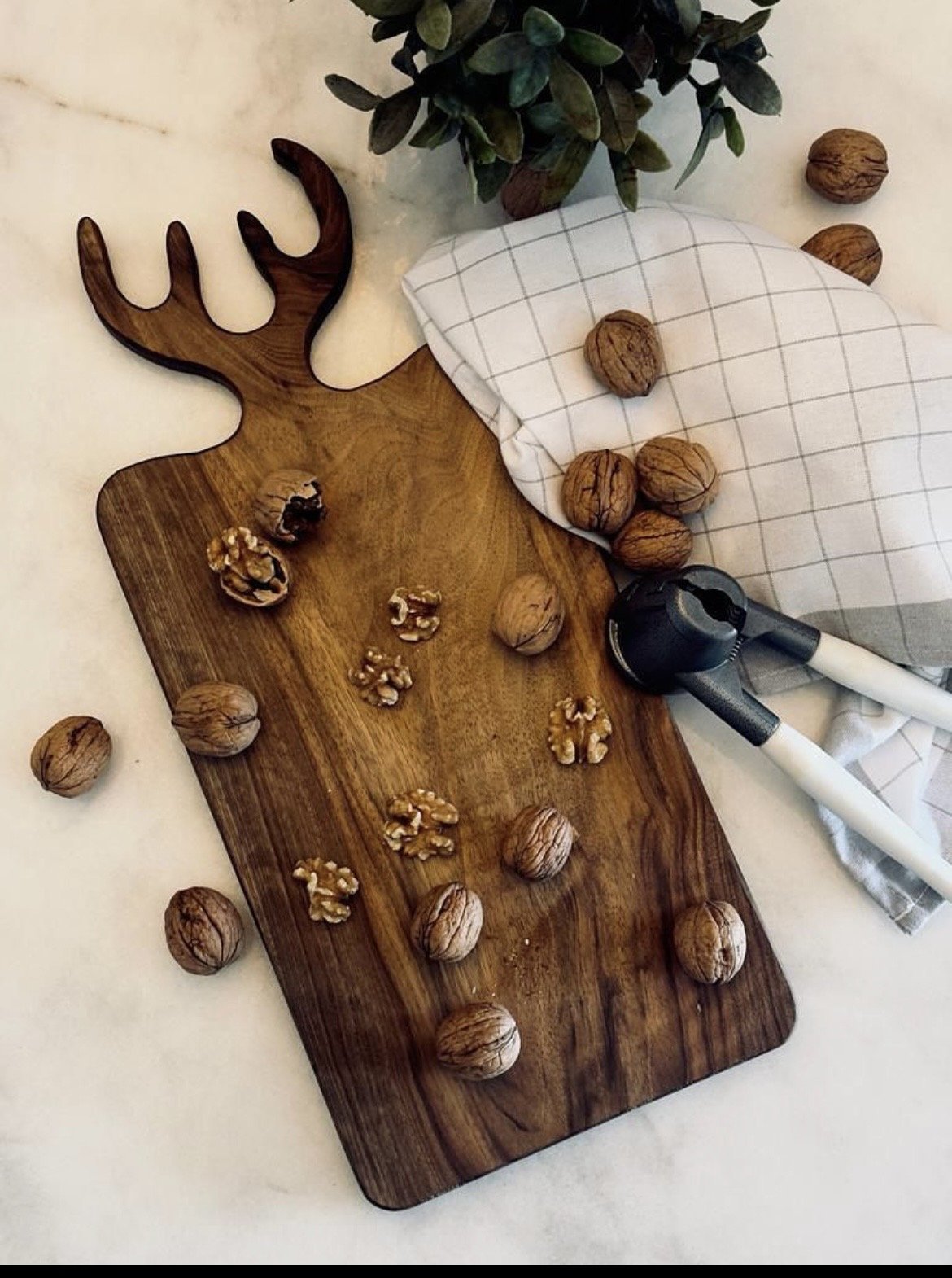 EL YAPIMI AHŞAP MASİF GEYİK SAPLI BÜYÜK KESME TAHTASI