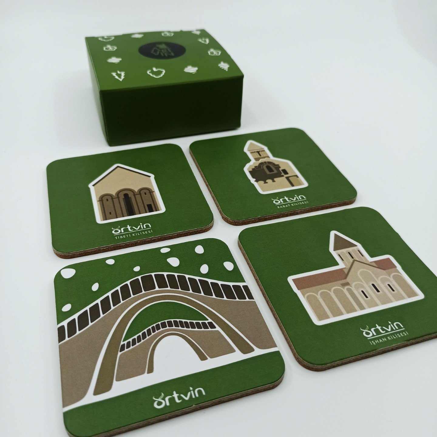 Artvin Kiliseler-Köprü 4'Lü Mantar Bardak Altlığı Set Kutulu / 9X9 CM