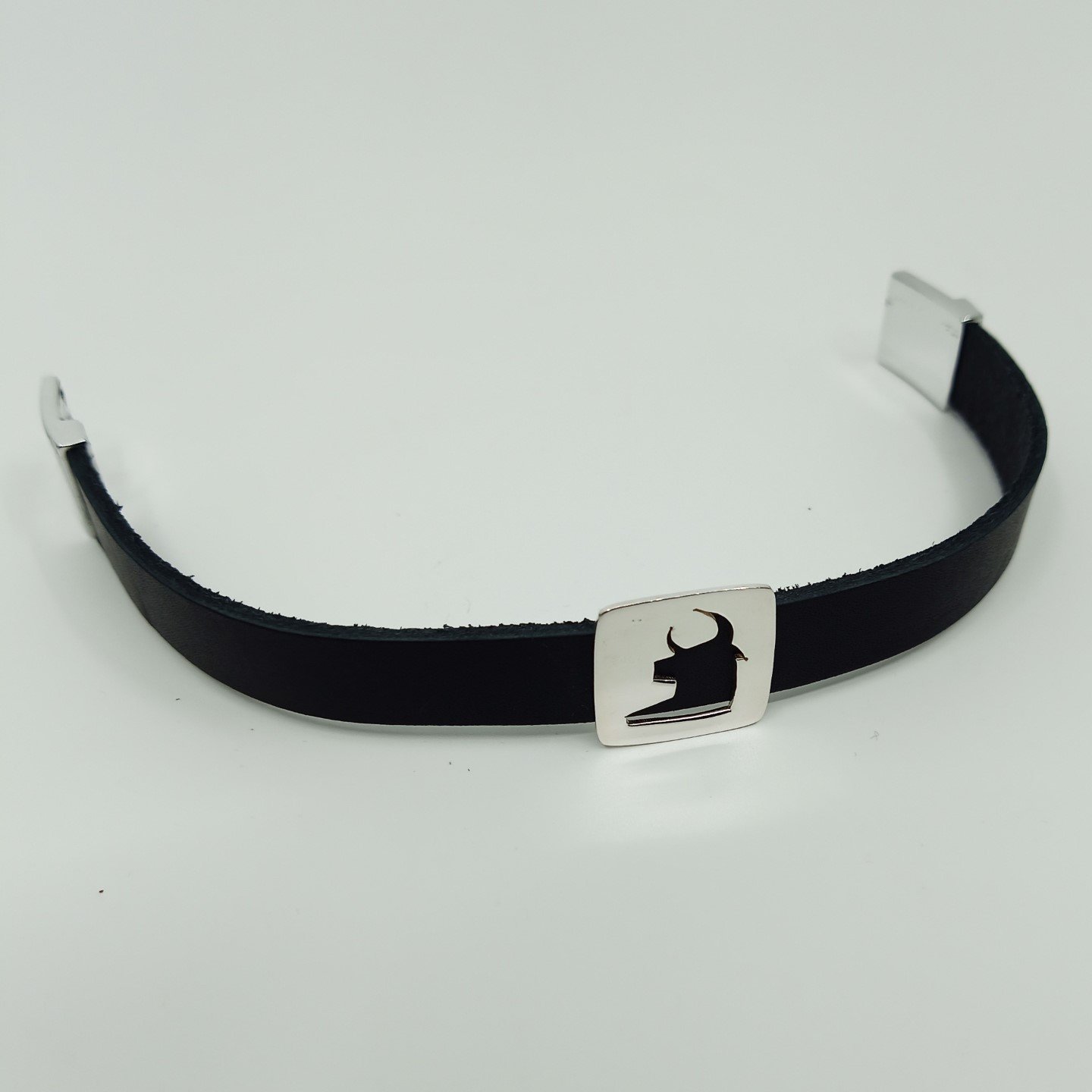 Artvin Boğası-2 Erkek Bileklik / 12 Mm Deri Kayışlı Gümüş Kaplama 21 CM